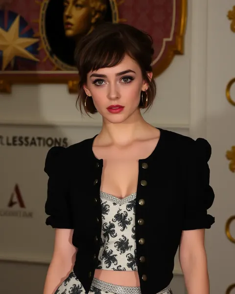 Maisie Williams' Sexy Red Carpet Look Steals the Show